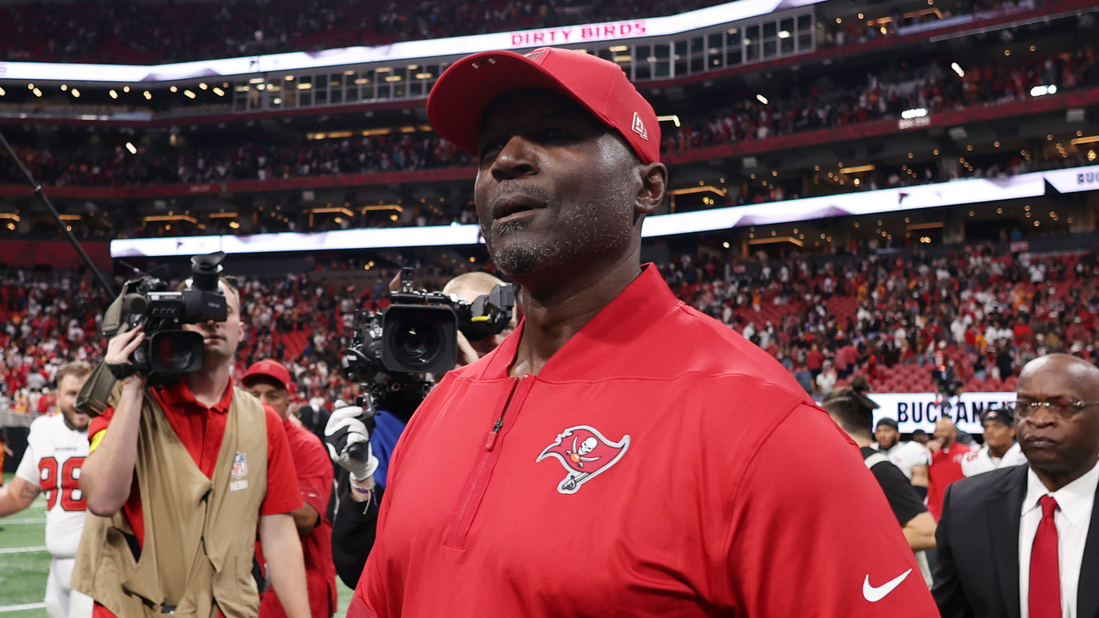https://www.yardbarker.com/media/c/b/cb1e30f6a513ee7dd5456a7b02936fa80b6e7954/thumb_16x9/eagles-offense-knows-handle-todd-bowles-defense.jpg