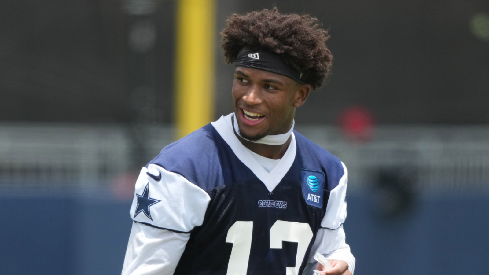 https://www.yardbarker.com/media/c/b/cb6a48fc868eabd7aebc96f2bcd35a3cba99510f/thumb_16x9/one-question-each-nfc-east-team-looking-answer.jpg?v=1