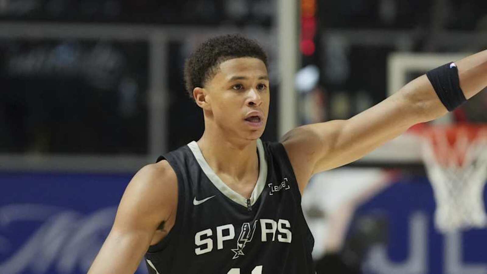 Defense Should Help Spurs’ Rookie Find Opportunity