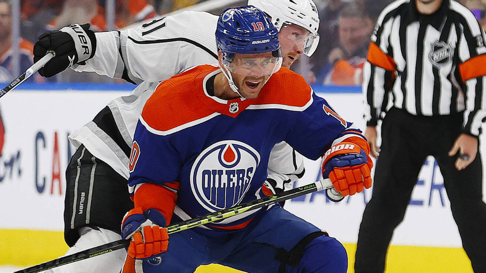 Oilers sign veteran forward to two-year extension - Vimarsana News