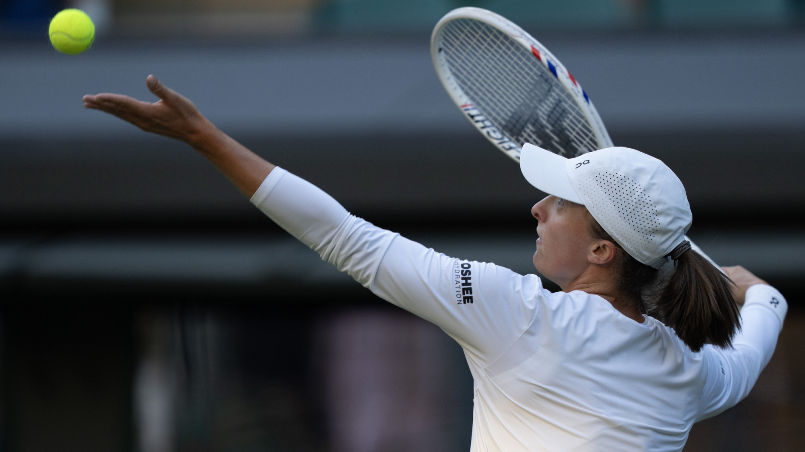 https://www.yardbarker.com/media/c/c/cc593afccbfc019da1f56fe7dab1efddaa44cade/thumb_16x9/jul-7-2025-wimbledon-united-kingdom-iga-swiatek.jpg?v=1