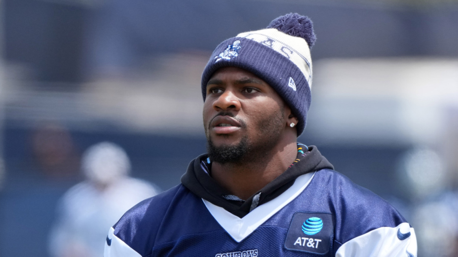 https://www.yardbarker.com/media/c/c/cc5f0b62e84a0e1274587e72a277650af898082d/thumb_16x9/teams-watch-cowboys-actually-trade-micah-parsons.jpg?v=1