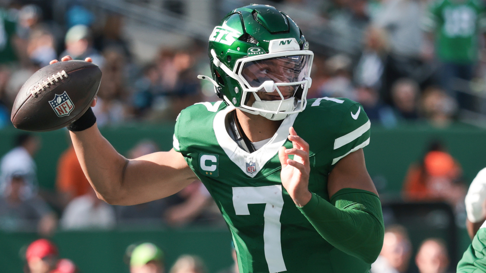 https://www.yardbarker.com/media/c/c/cc660d794a87c744d1bd54f57eda2c5c1090a826/thumb_16x9/nfl-coaches-rip-jets-handling-justin-fields.jpg?v=1