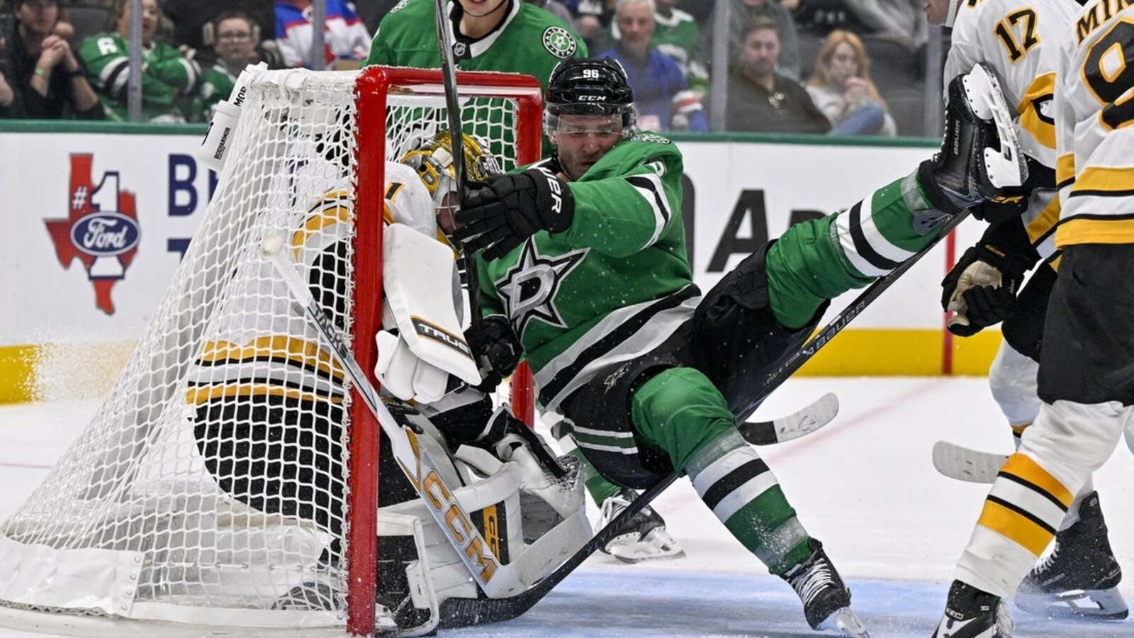 Mikko Rantanen’s hat trick single-handedly lifts Stars past Bruins