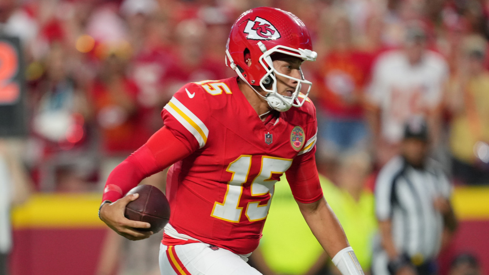 https://www.yardbarker.com/media/c/c/cc9a02055772da6f698e3cf79293084d3f4f35f9/thumb_16x9/chiefs-patrick-mahomes-provides-update-on-his-knee.jpg?v=1