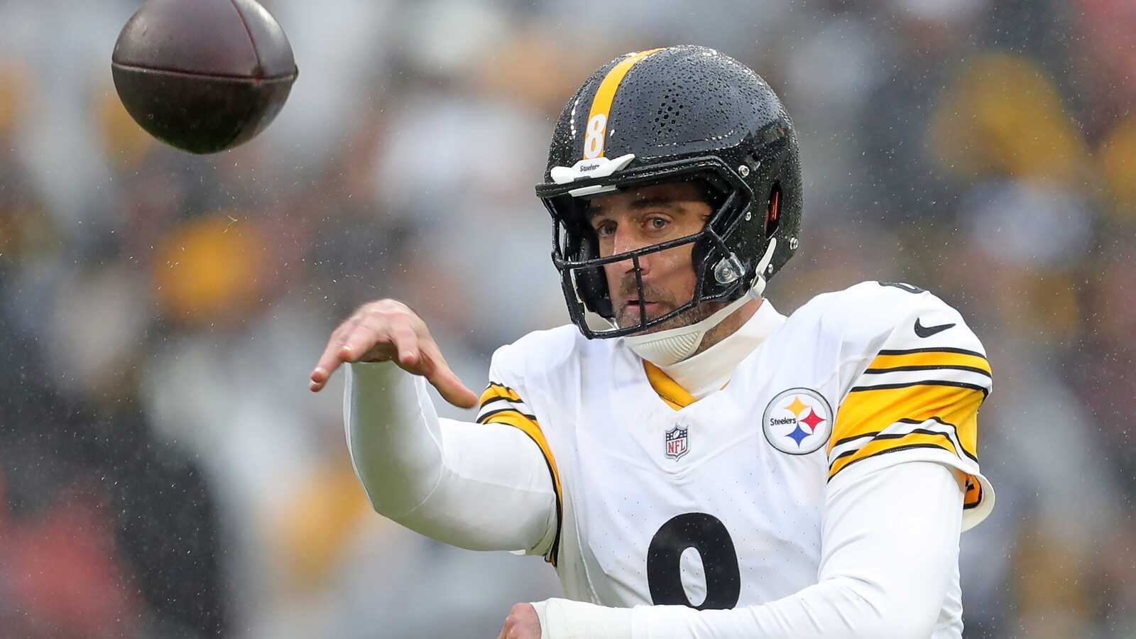 https://www.yardbarker.com/media/c/c/ccb3701126ec89024824ef90da9e2d267743b05d/thumb_16x9/pittsburgh-steelers-quarterback-aaron-rodgers-8.jpg
