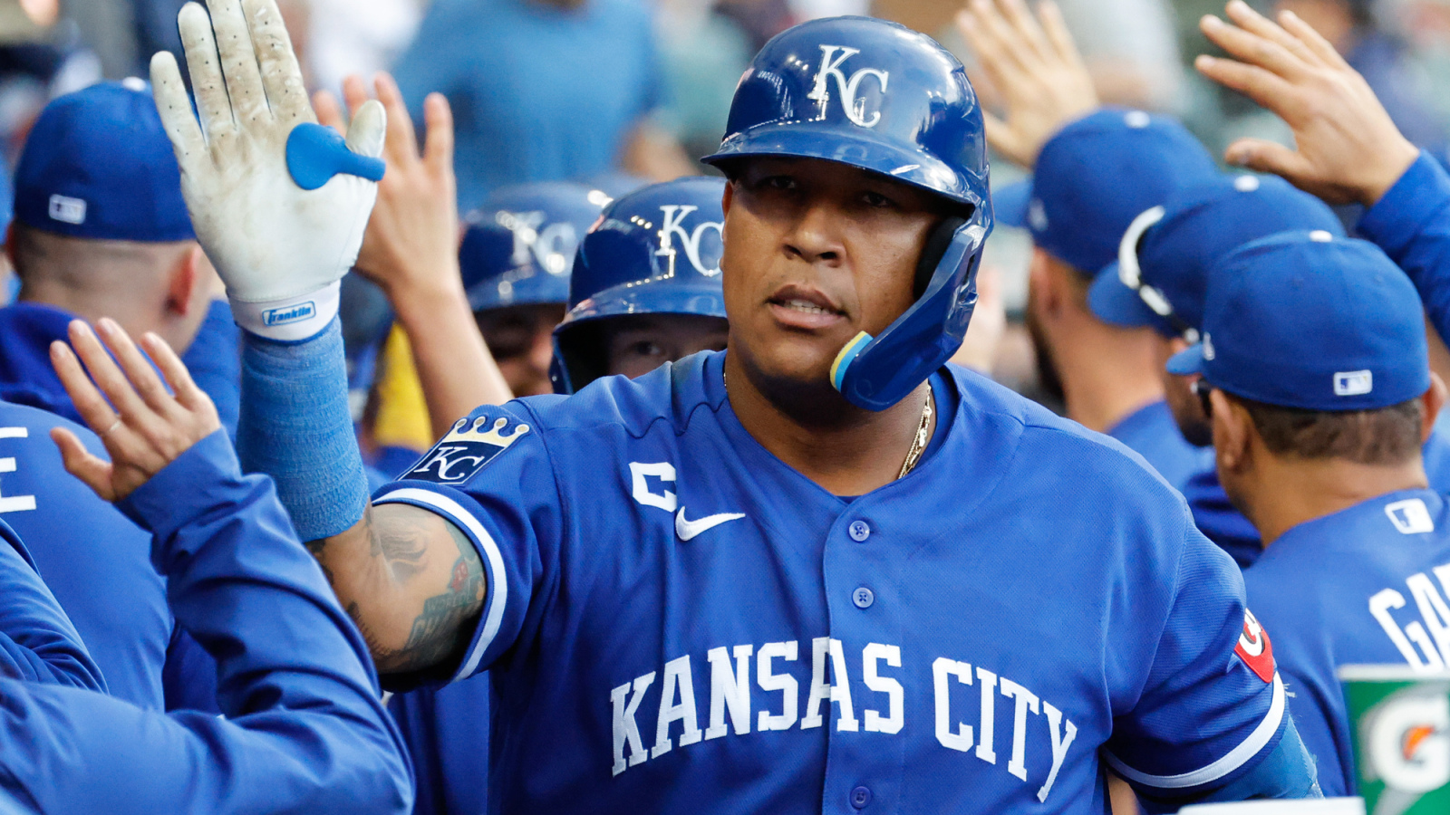 https://www.yardbarker.com/media/c/c/ccbeea6839a80744671d4eebcf8464219c3d7a35/thumb_16x9/royals-salvador-perez-difference-opinion-on.jpg?v=1