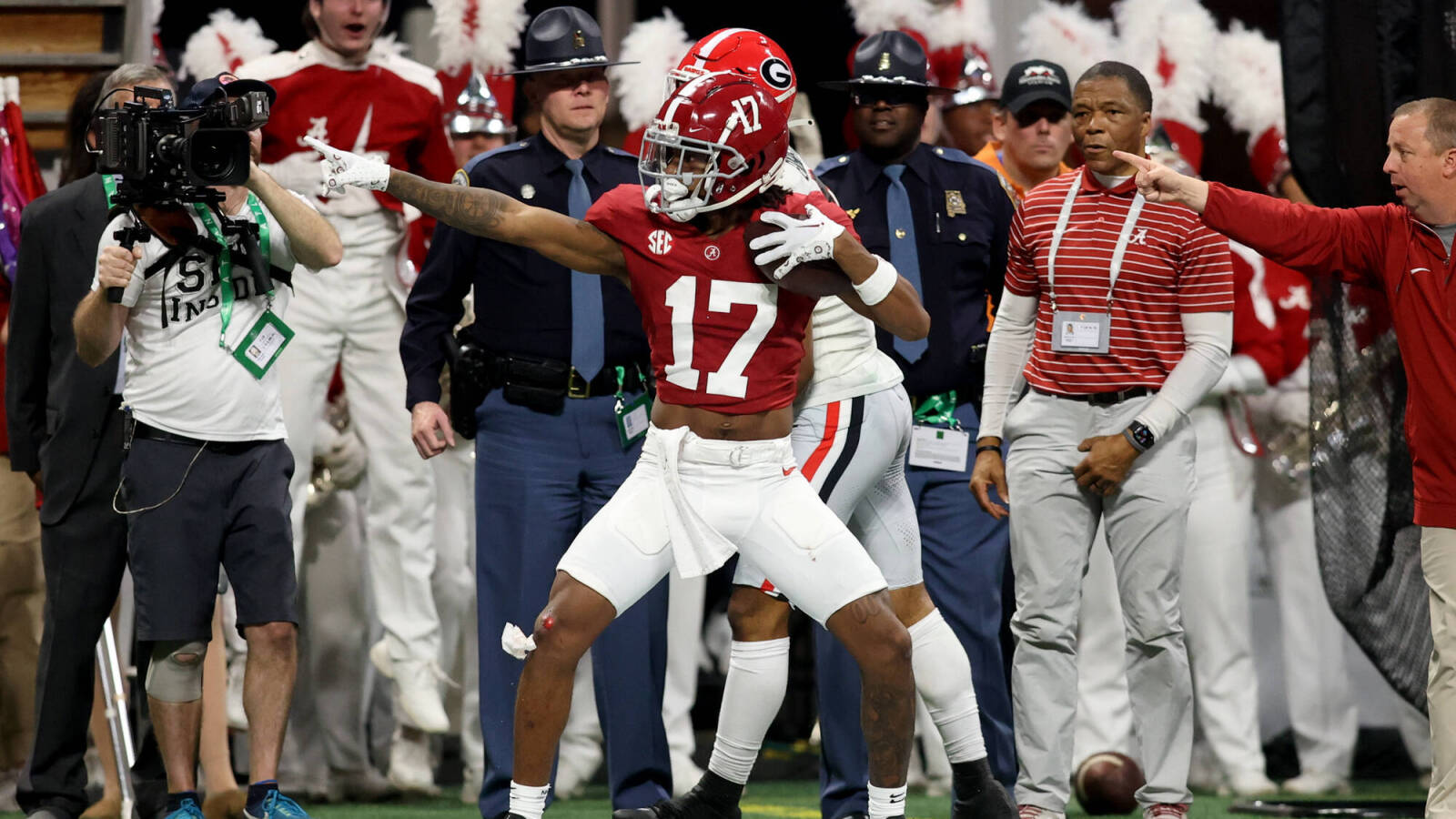 Watch: Borderline catch sets Alabama up for TD in SEC title game ...