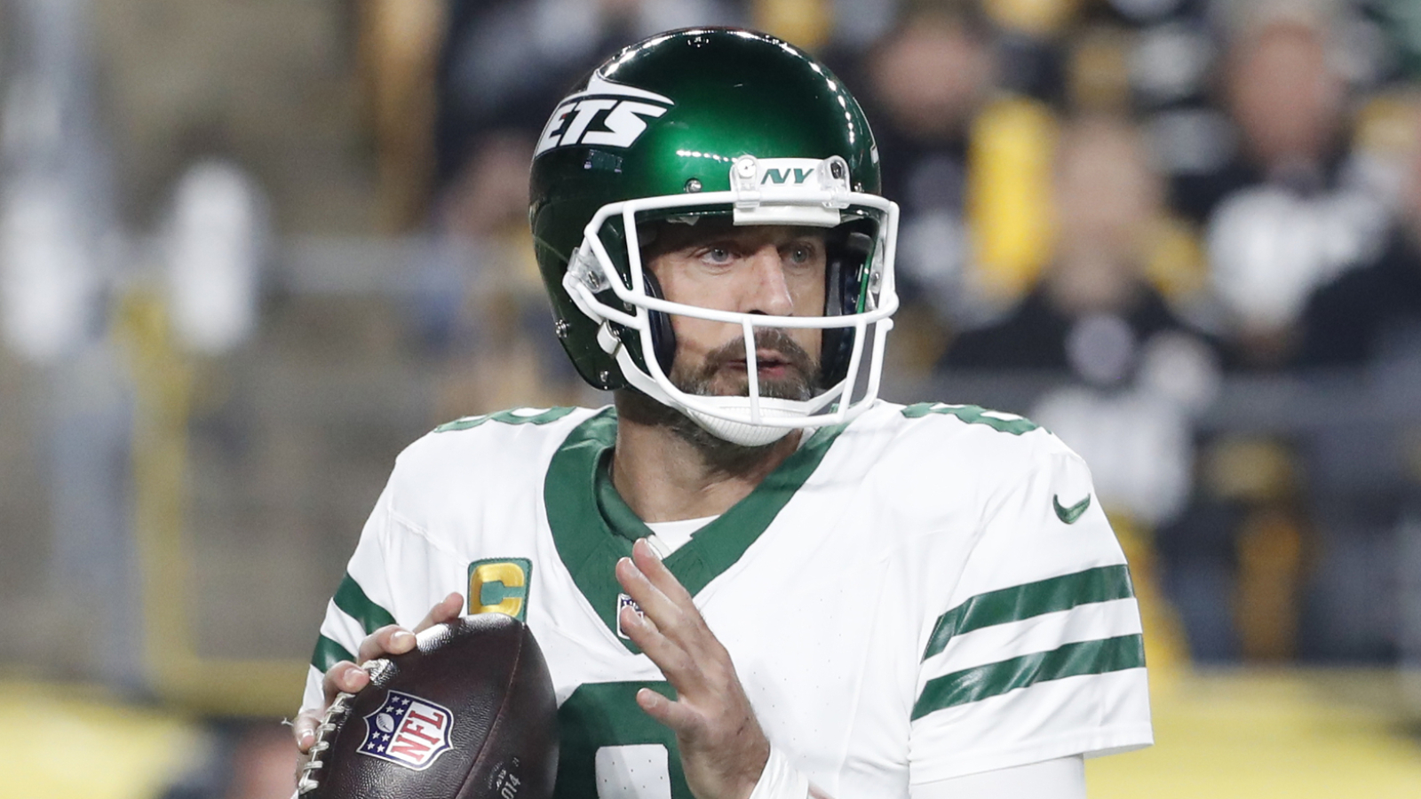 Steelers' Beanie Asks Jets' Aaron Rodgers For Hilarious Favor