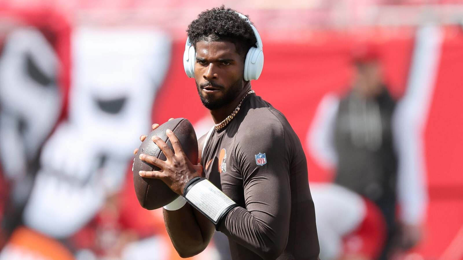 Chris Simms Advises Shedeur Sanders to Stay with Browns Amid Trade Speculation