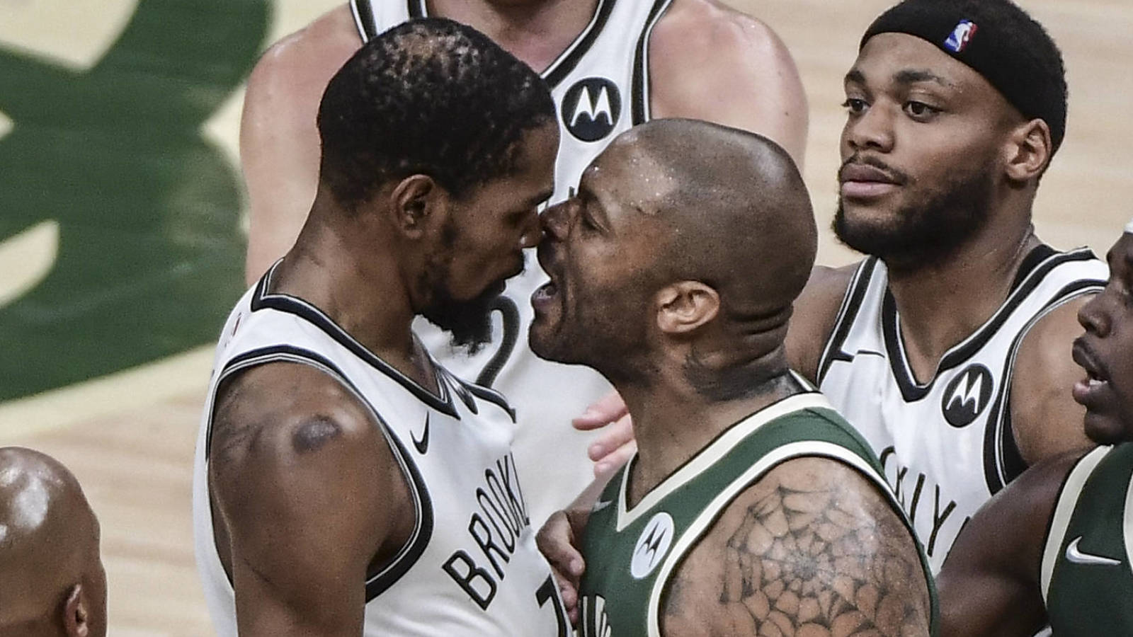 Kevin Durant, P.J. Tucker get technicals for altercation | Yardbarker