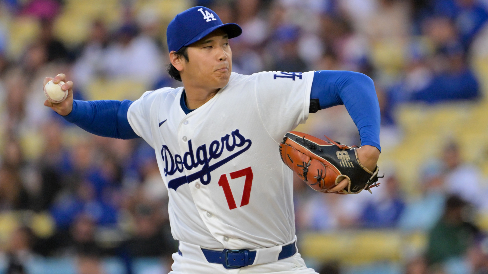 https://www.yardbarker.com/media/c/d/cda5e59047b782e47bc95ff7eade07dcab7410cf/thumb_16x9/on-deck-ohtanis-aims-cy-young-braves-dodgers.jpg?v=1