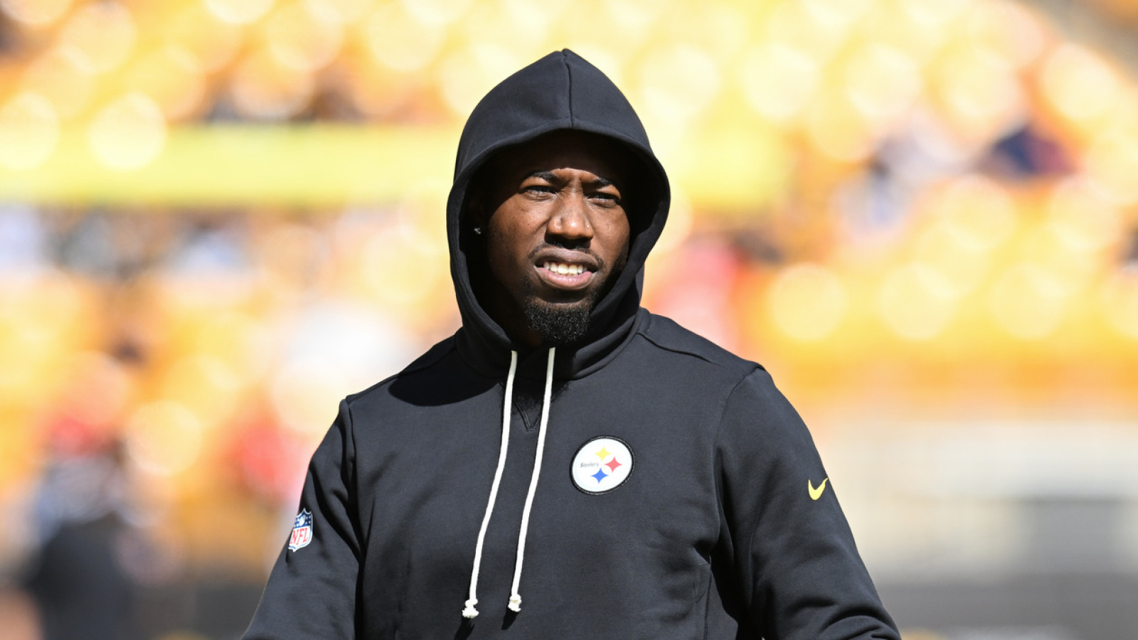https://www.yardbarker.com/media/c/d/cdb653682f18280d4e39b389d76967299d5b3bf7/thumb_16x9/joey-porter-jr-trade-solve-cowboys-biggest.jpg?v=1