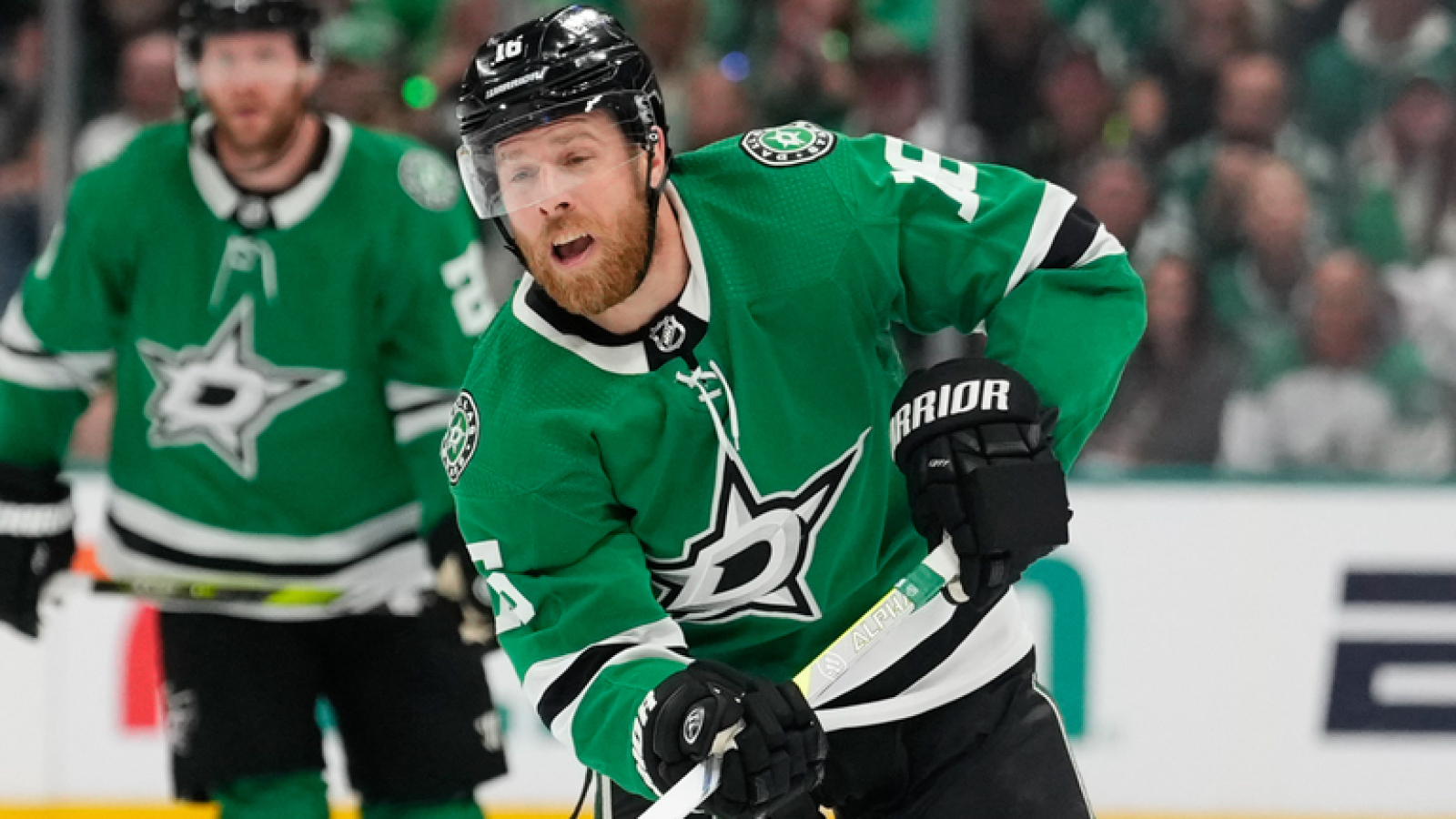 Stars expected to re-sign veteran center