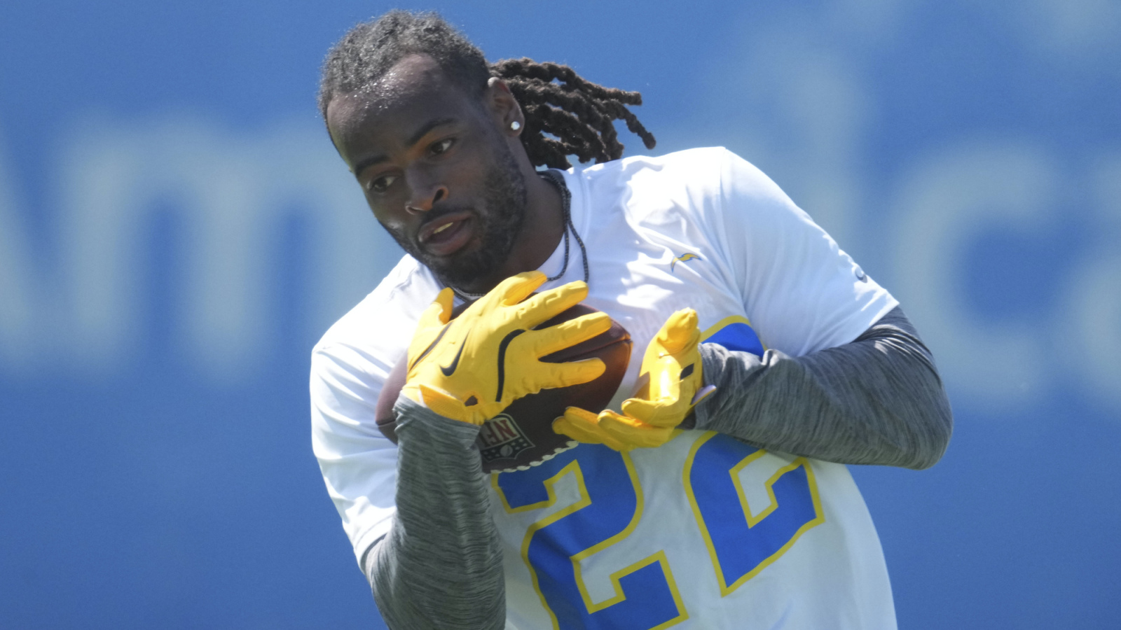 https://www.yardbarker.com/media/c/d/cdf3c33085f5dd9f4d4542821929a0b6ac402e6d/thumb_16x9/three-possible-josh-jacobs-replacements-packers.jpg?v=1