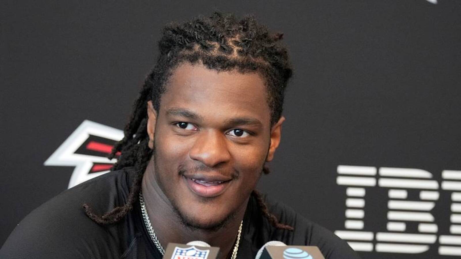 Falcons Rookie Suddenly Emerging as Key Piece of Defense