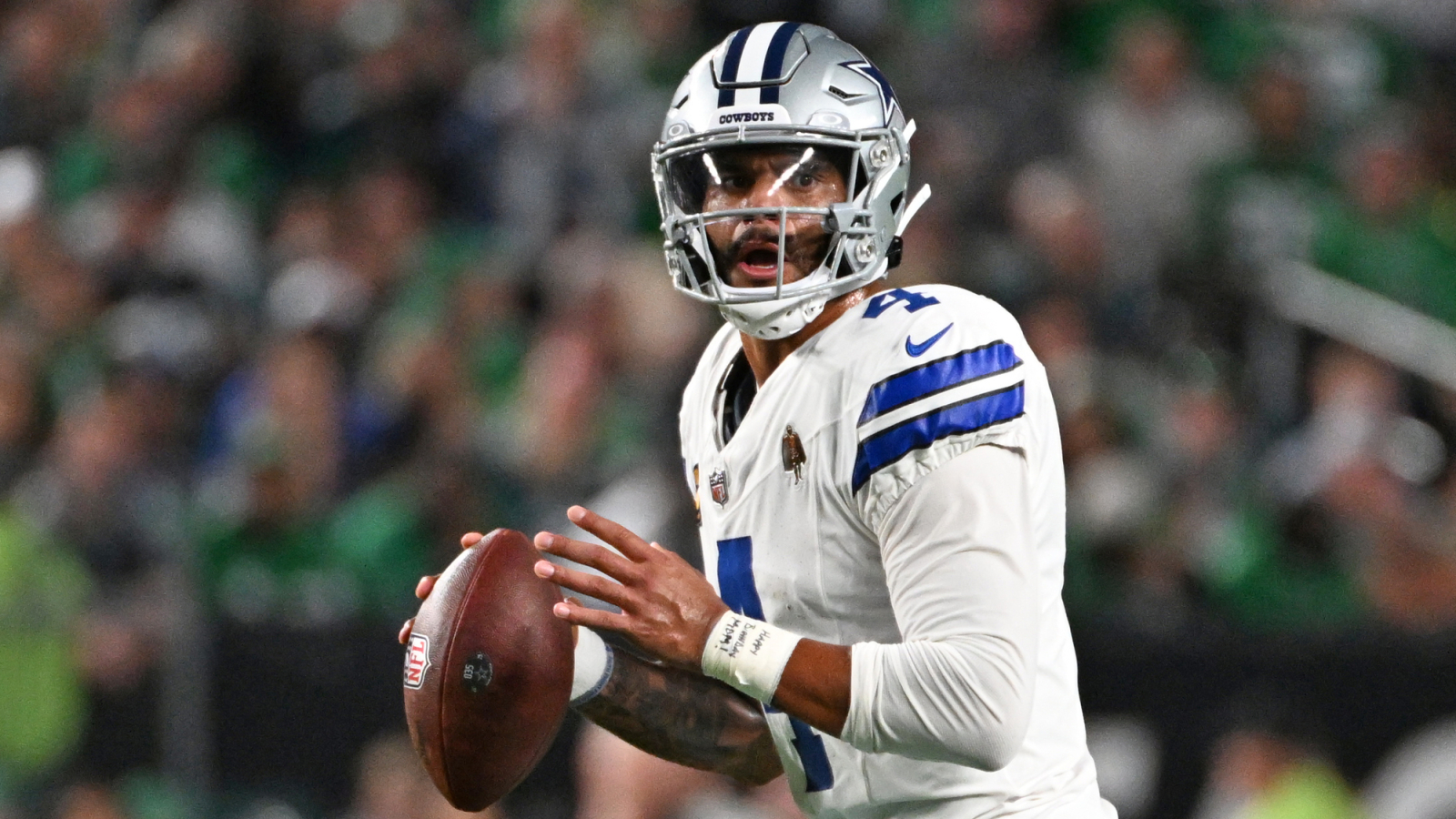 https://www.yardbarker.com/media/c/e/ce54b827a1fce869b2264b4013b454b8f66d88a2/thumb_16x9/cowboys-prescott-said-lamb-drops-vs-eagles.jpg?v=2