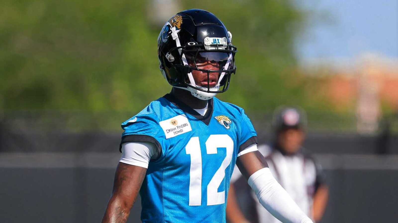 https://www.yardbarker.com/media/c/e/ce6e420870441e1a3641bcd49d66d794fa4be575/thumb_16x9/jacksonville-jaguars-wide-receiver-travis-hunter.jpg?v=1