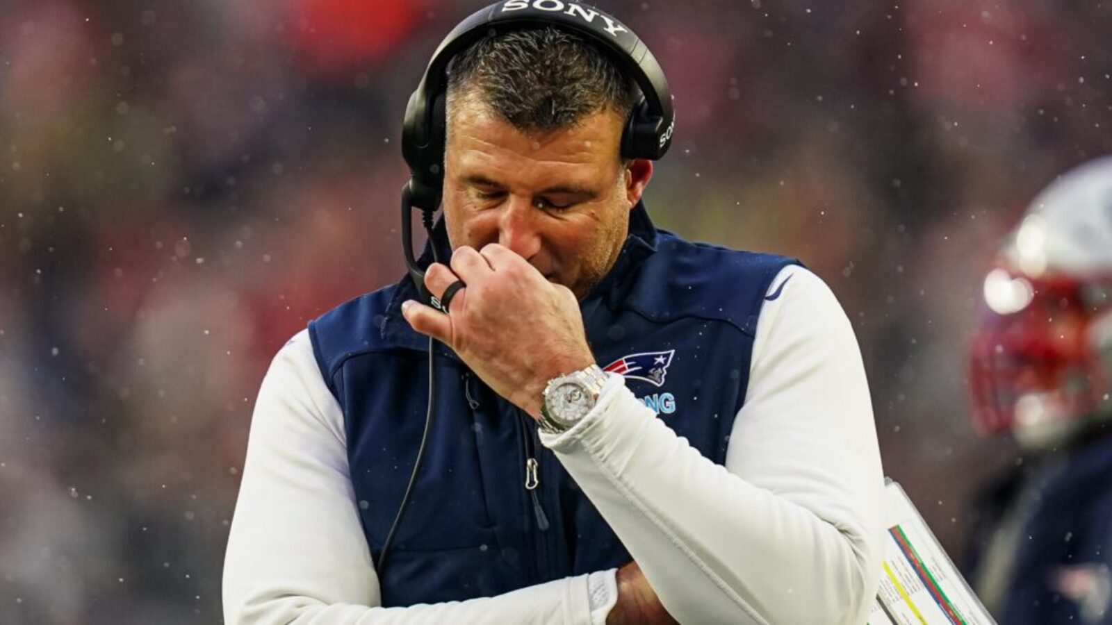 New England Patriots Reportedly Have Replacement For Mike Vrabel Already Lined Up — Just In Case