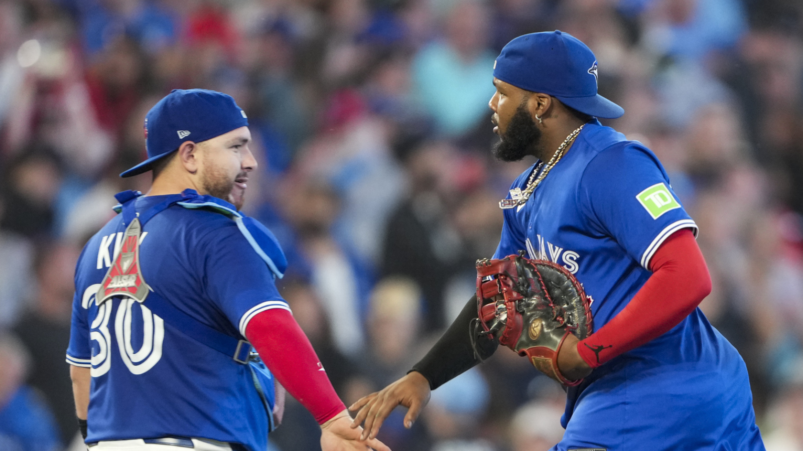 https://www.yardbarker.com/media/c/e/cea8508fe2b593cbf2df01bc92bde09d75104679/thumb_16x9/yankees-announcer-michael-kay-gives-blue-jays.jpg?v=1
