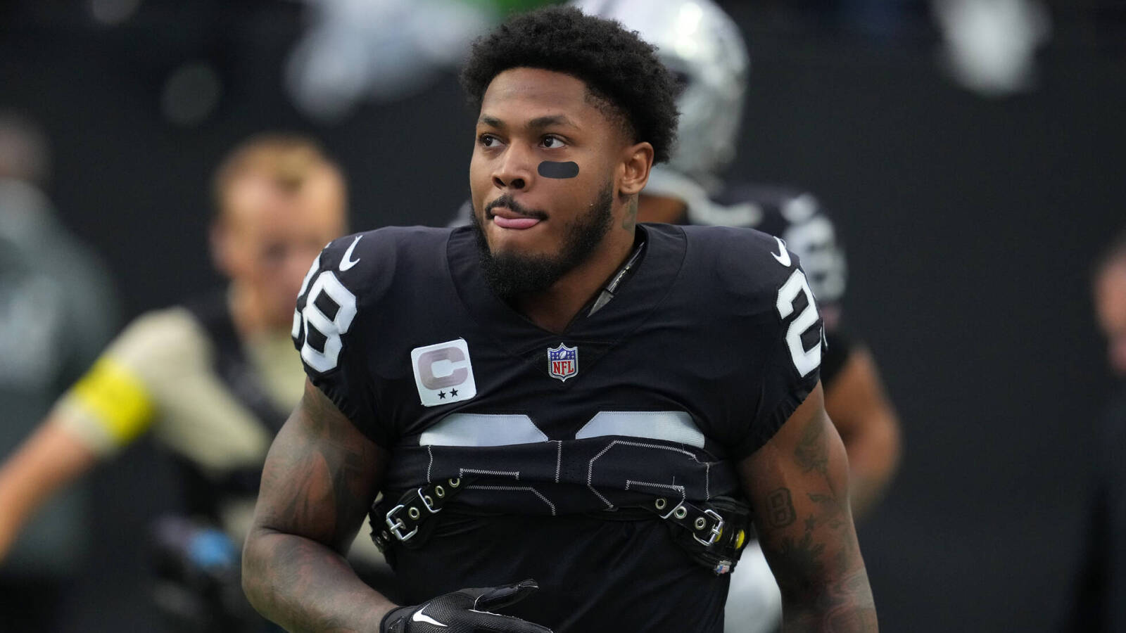 Raiders to use franchise tag on star RB if deal not reached Yardbarker