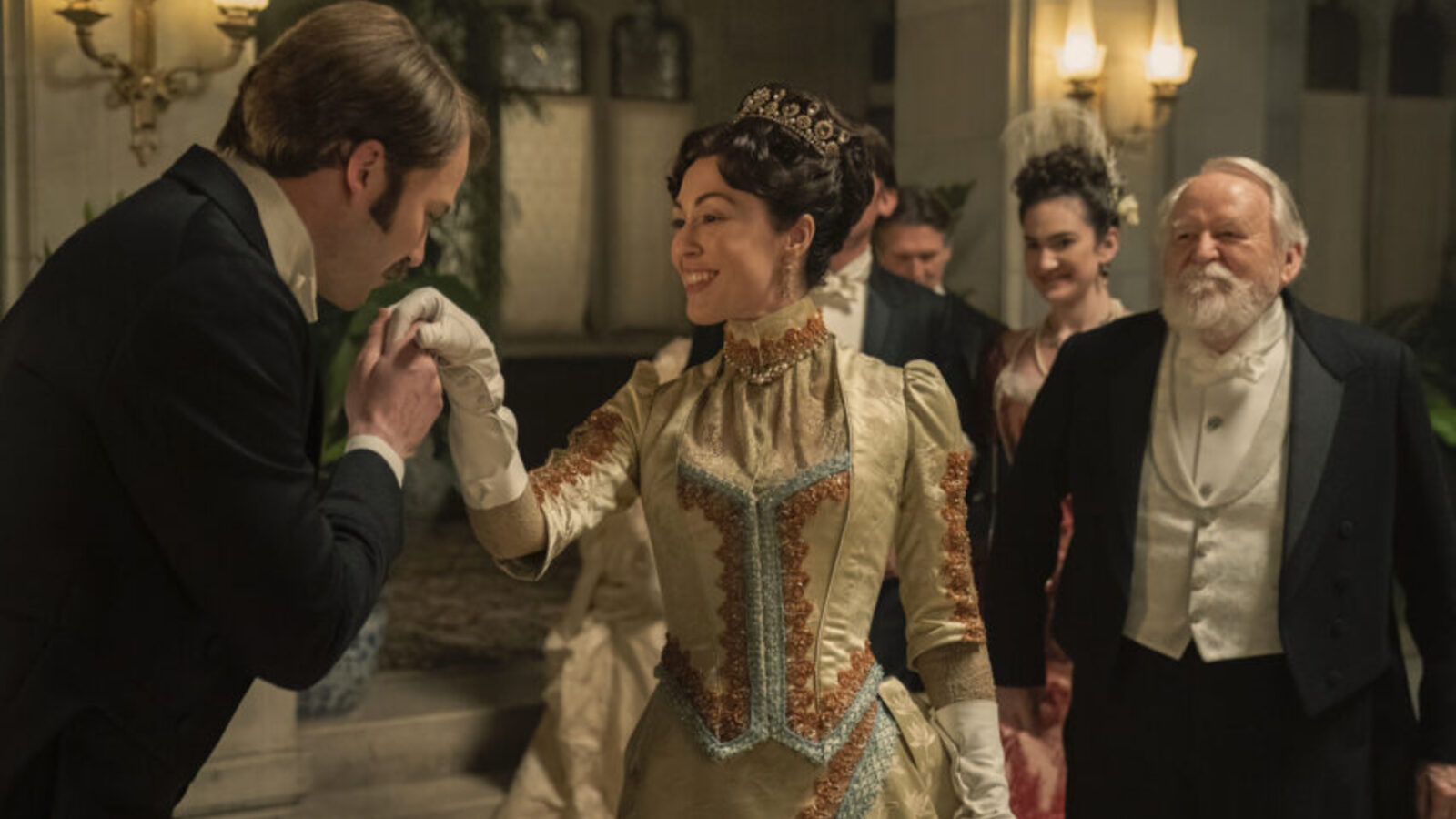 ‘The Gilded Age’ Kelley Curran Says Prepare for ‘Battle Royale