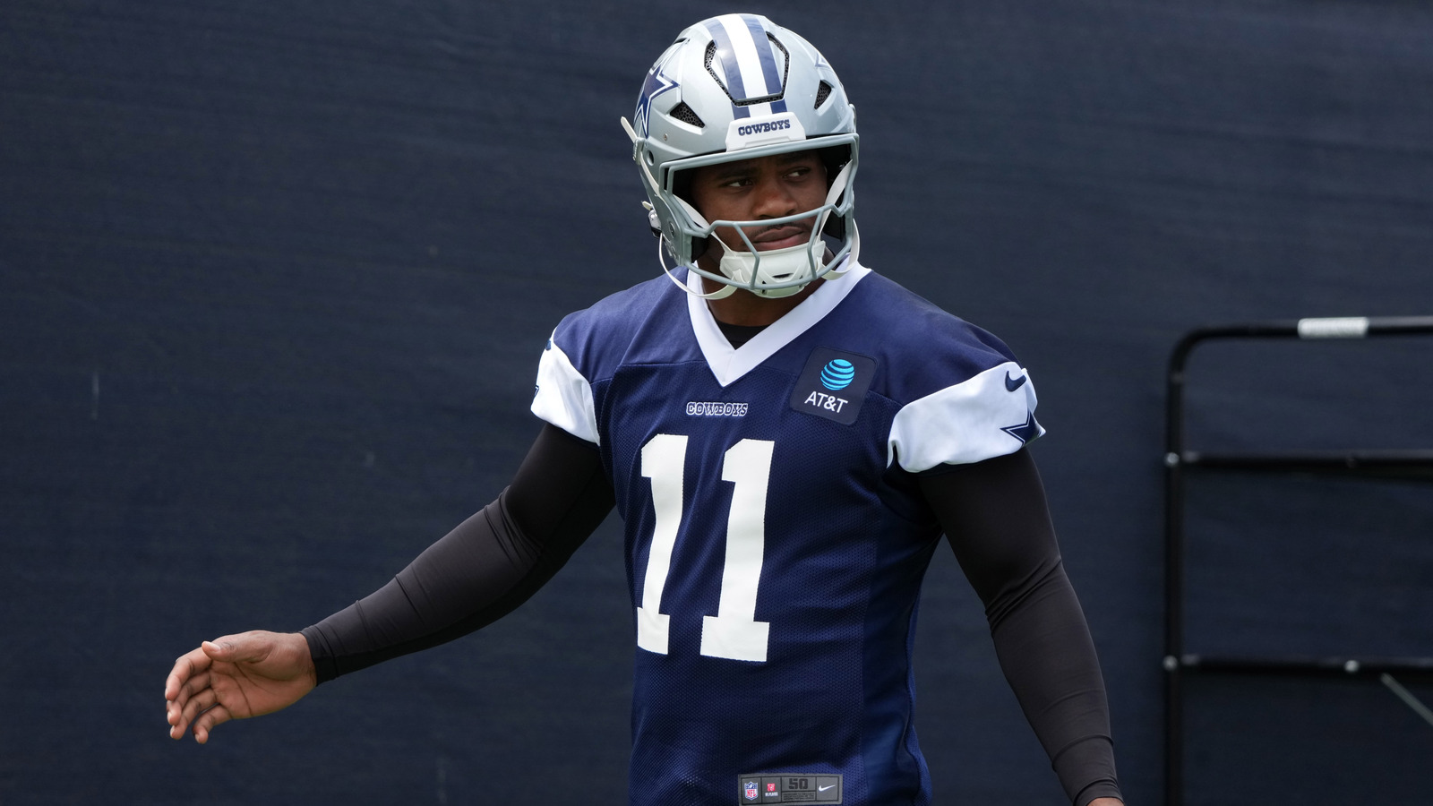 https://www.yardbarker.com/media/c/f/cf7d6861eeaedee6666b530c8ccb6cd1d98b7664/thumb_16x9/jerry-jones-interesting-message-regarding-micah.jpg