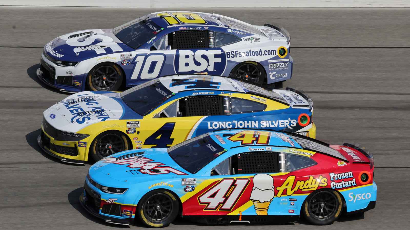 https://www.yardbarker.com/media/d/0/d0133312ac0f23329f2388be77d7850fdb8e5373/thumb_16x9/racing-excellent-traffic-issues-so-nascars-return.jpg?v=1