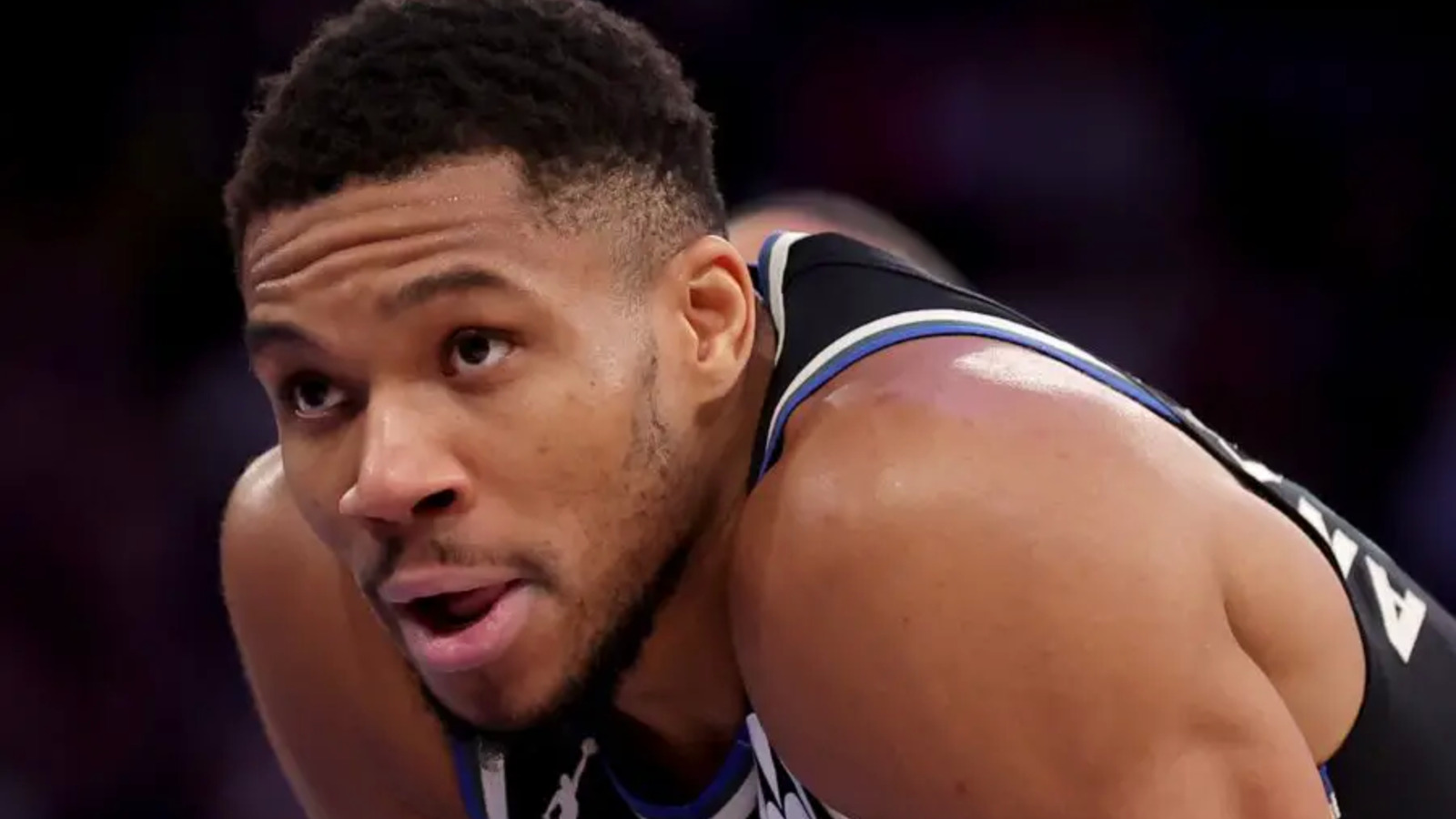 https://www.yardbarker.com/media/d/0/d01ba8df8ba93a944a369cf7c3112ca52dc04d1e/thumb_16x9/giannis-antetokounmpo-bucks-knicks-900x600.jpg