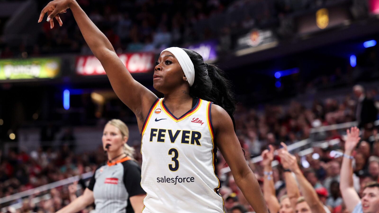 Fever Fans Furious With Stephanie White After Raven Johnson Shines In Playoff Debut