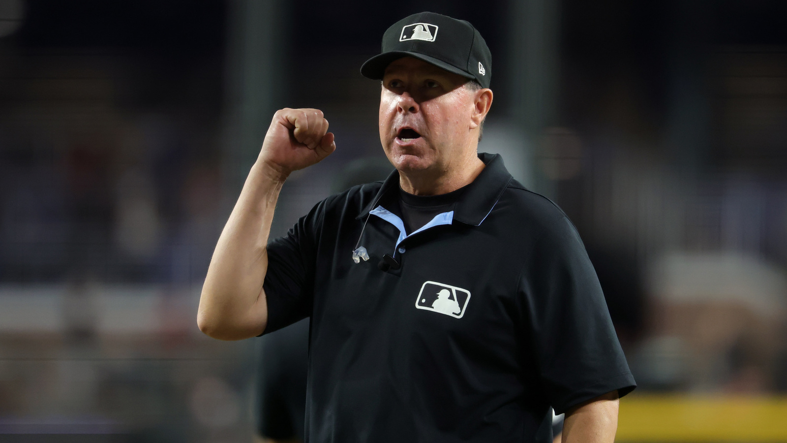 https://www.yardbarker.com/media/d/0/d0579462ffbd39b475faaaf2caa25f5cc975ed2b/thumb_16x9/aug-10-2026-phoenix-arizona-usa-mlb-umpire-doug.jpg