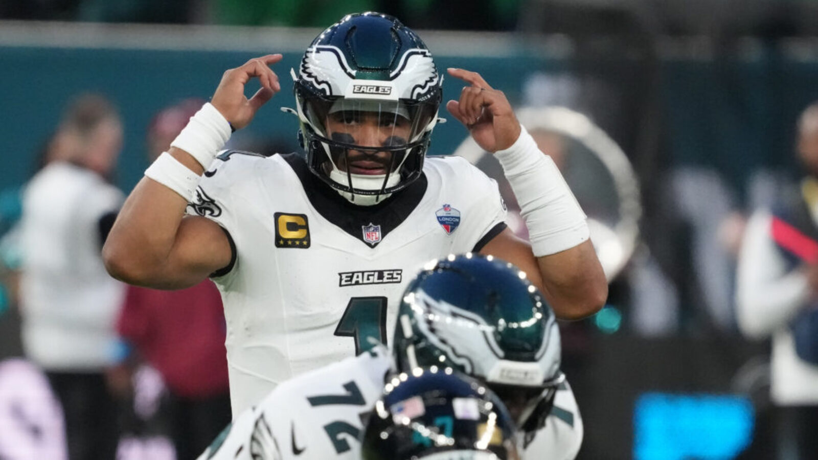 Jaguars Edge Eagles with Last-Second Field Goal