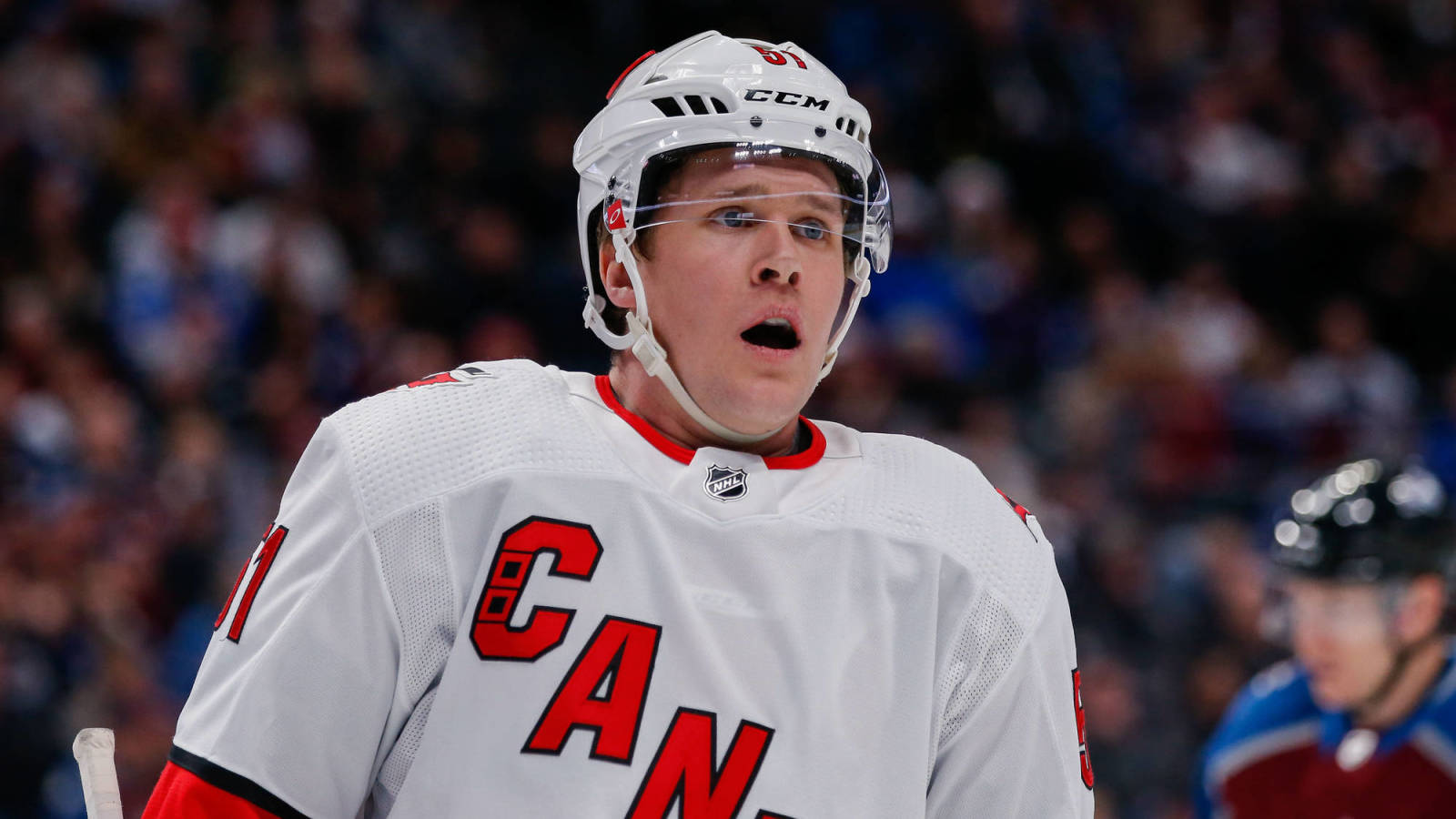 https://www.yardbarker.com/media/d/0/d0d8dbea64969723ad53f75378c8a44644f3f7b2/thumb_16x9/hurricanes-examining-trade-options-jake-gardiner.jpg?v=1