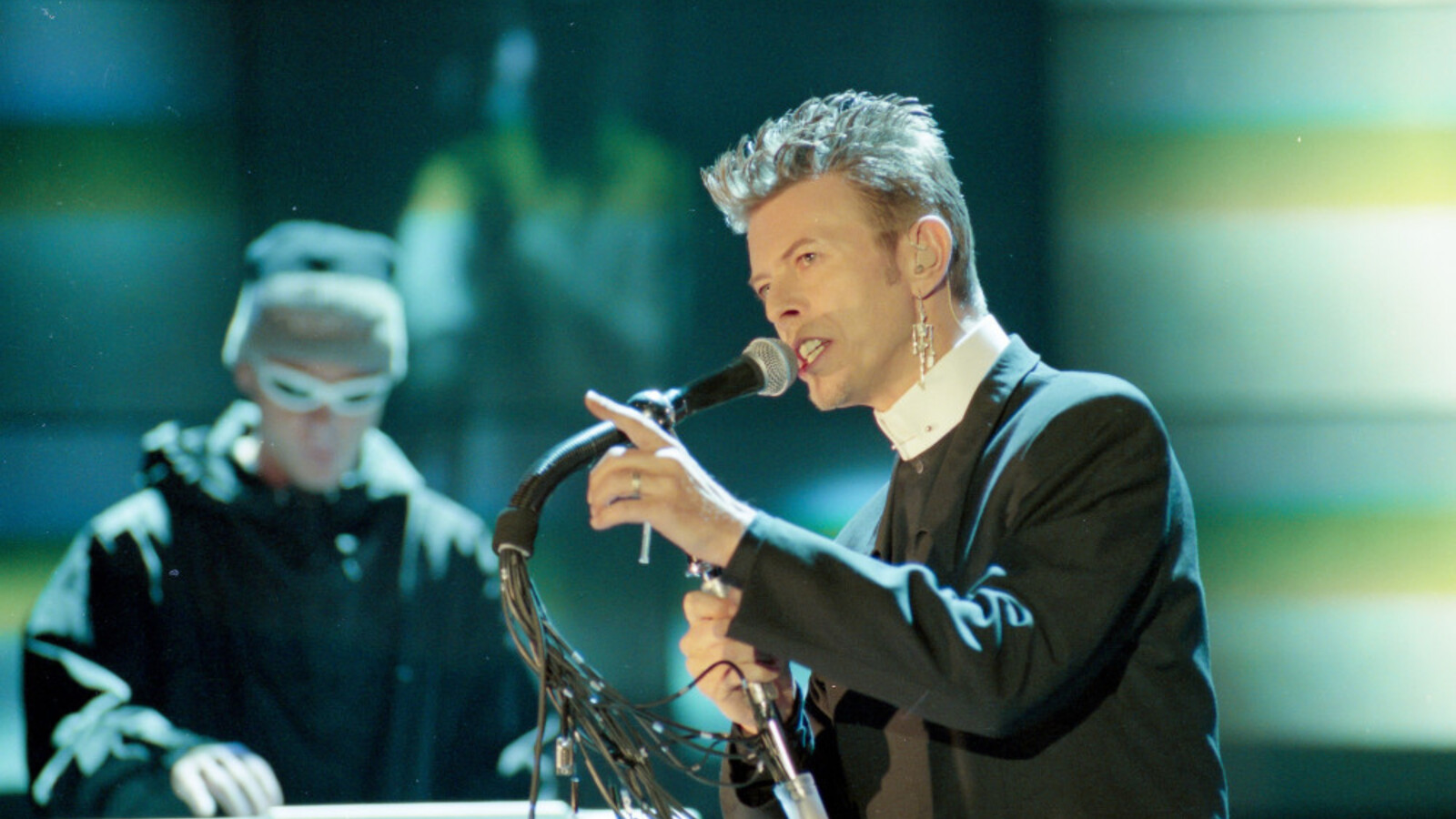 David Bowie credited by Luther Vandross with giving him his ...