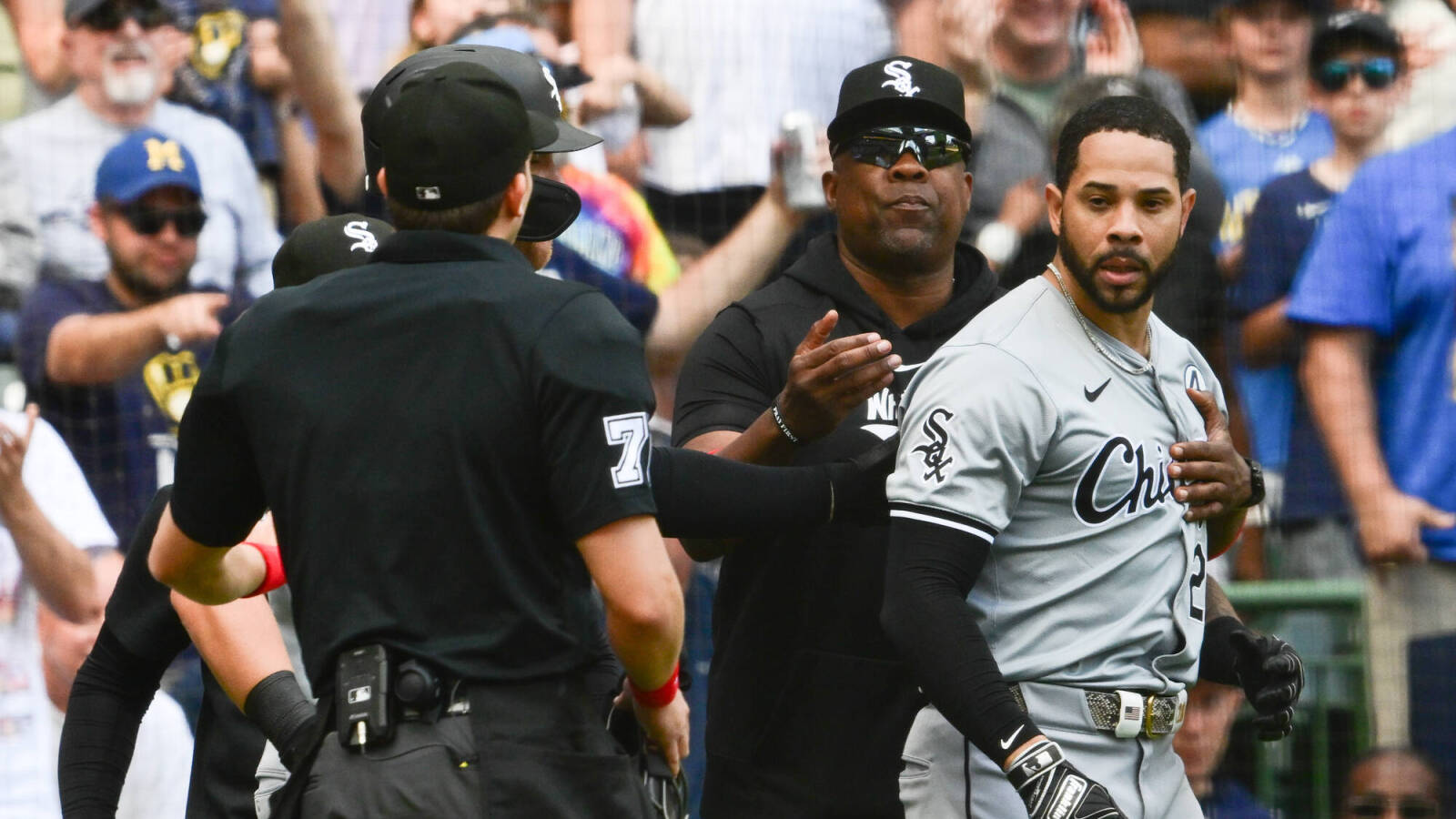 Watch: White Sox OF gets heated after being tagged out | Yardbarker