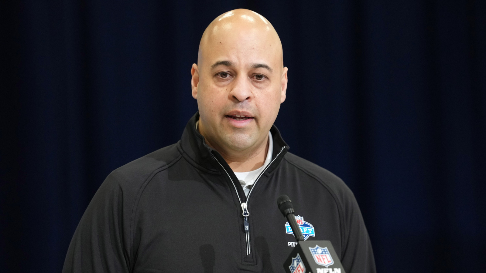https://www.yardbarker.com/media/d/1/d144b4e72dd4be64ec3b83dc14f3cd20d4a545a7/thumb_16x9/khan-gives-interesting-rodgers-update-amid.jpg?v=1
