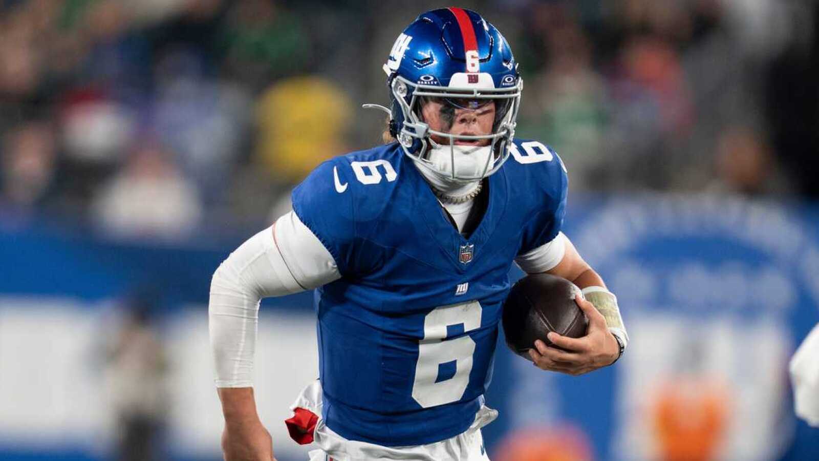 https://www.yardbarker.com/media/d/1/d146132f823152fd8ed61f91d278f98b58f33837/thumb_16x9/jaxson-dart-joins-unexpected-company-his-first.jpg?v=1