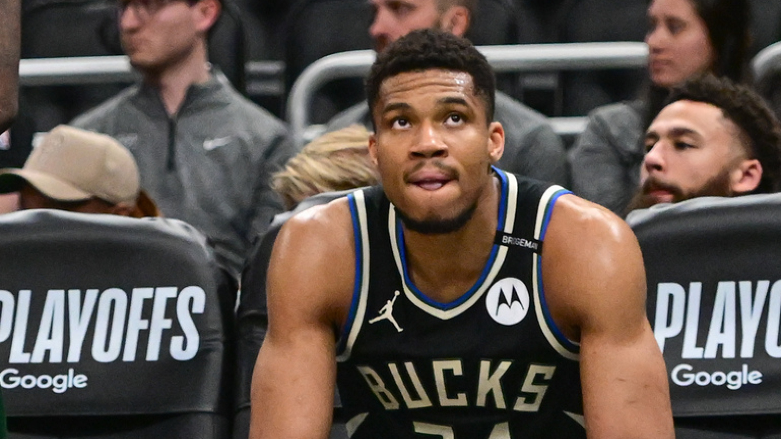 https://www.yardbarker.com/media/d/1/d17f08faa399d5d647e14880ce9e169fdd5f260c/thumb_16x9/bucks-confident-retaining-former-mvp-giannis.jpg?v=1