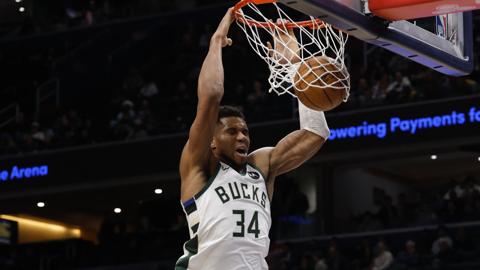 https://www.yardbarker.com/media/d/1/d180d1ee3f1db11625edecf6567e76920010eb7b/thumb_16x9/knicks-best-worst-giannis-antetokounmpo-trade.jpg?v=1