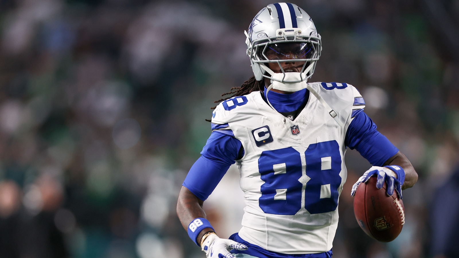 https://www.yardbarker.com/media/d/2/d275d1353156185108be03d10a8cf50c3b950c8d/thumb_16x9/dak-prescott-on-cowboys-respond-ceedee-lamb-injury.jpg