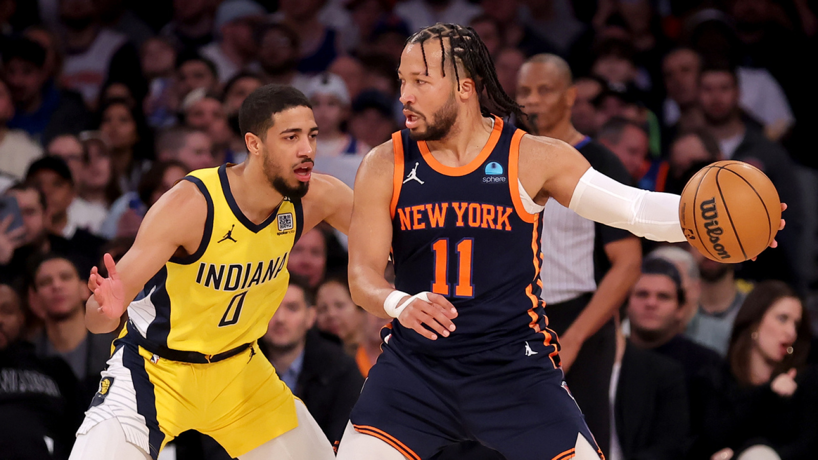 Watch Jalen Brunson, Tyrese Haliburton invade WWE SmackDown Yardbarker