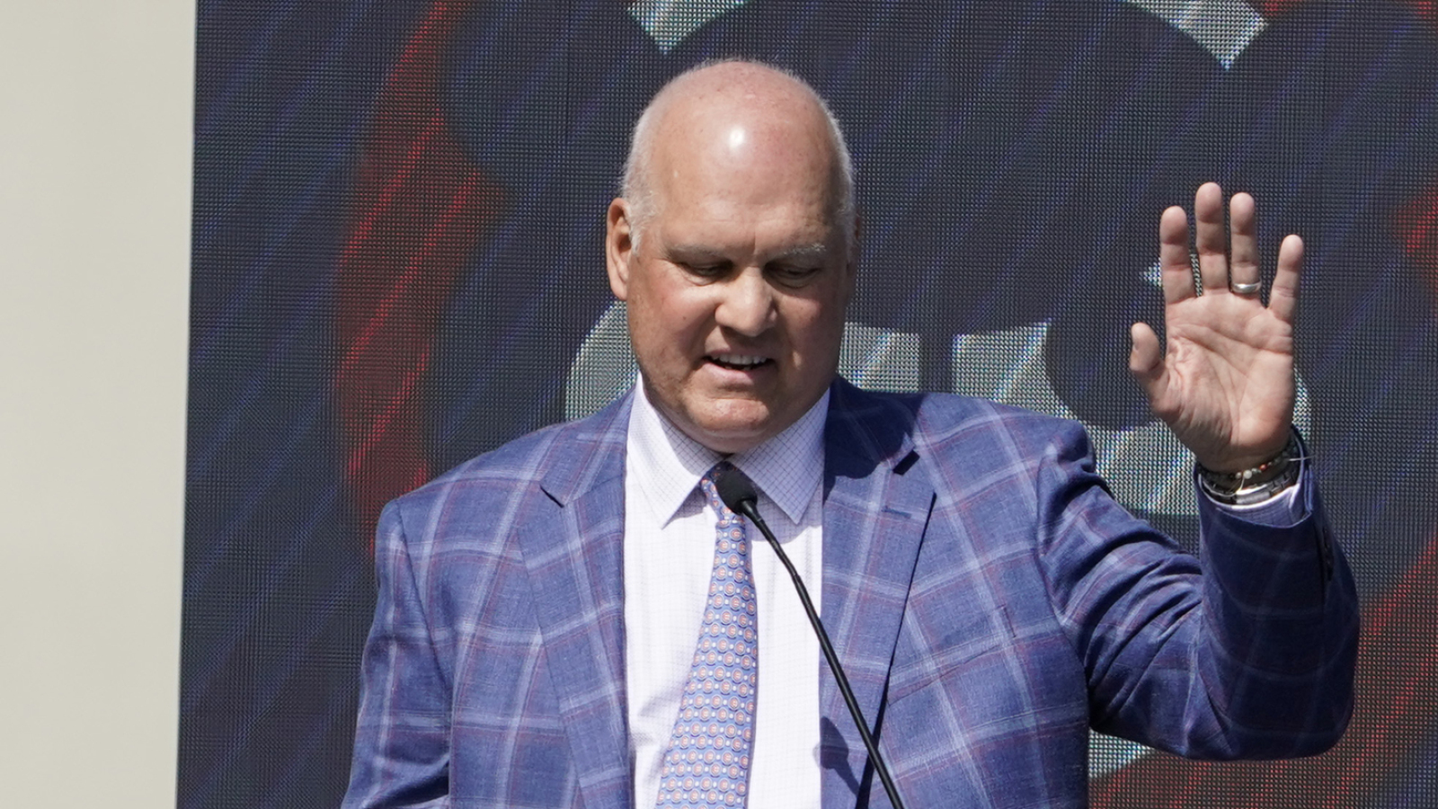 https://www.yardbarker.com/media/d/2/d2f767afbcbb72a28e52d0e57634ee25f58e380a/thumb_16x9/sandbergs-health-worst-kept-secret-hof-induction.jpg?v=1