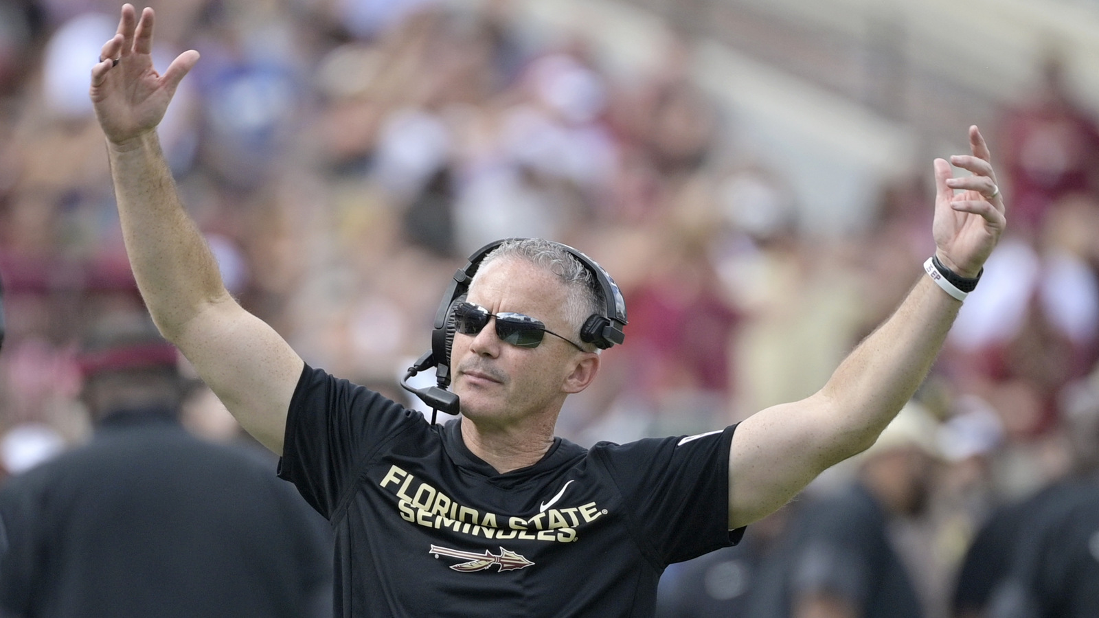https://www.yardbarker.com/media/d/3/d32bb8dbe0c35f5d16d5b0a4090ad5526ae5e79c/thumb_16x9/oct-11-2025-tallahassee-florida-usa-florida-state.jpg