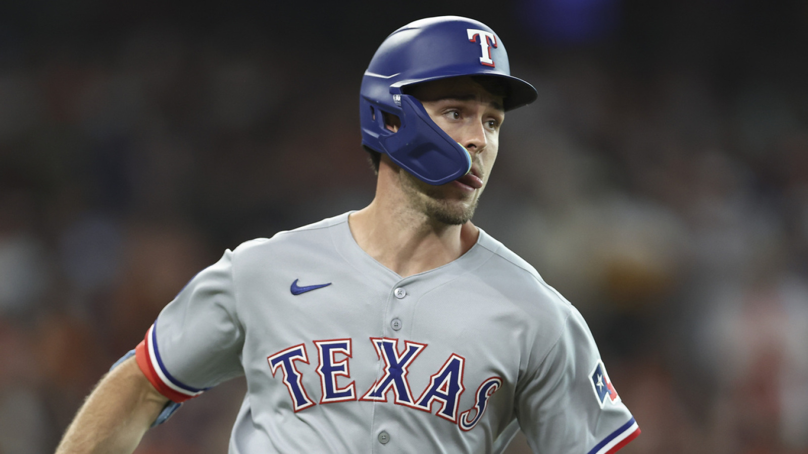 https://www.yardbarker.com/media/d/3/d33cb02833c03c7da8ae515bf7e463e4e90d31bd/thumb_16x9/rangers-outfielder-diagnosed-fractured-wrist.jpg?v=1