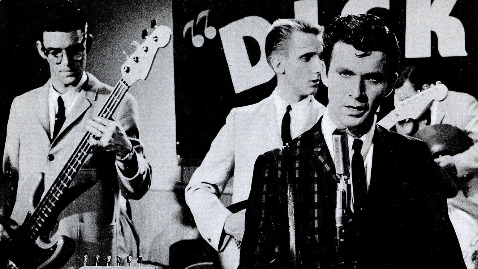 https://www.yardbarker.com/media/d/3/d33e99675deb0ad231da64d3270097049fec2960/thumb_16x9/words-20-greatest-instrumental-tracks-ever.jpg?v=1