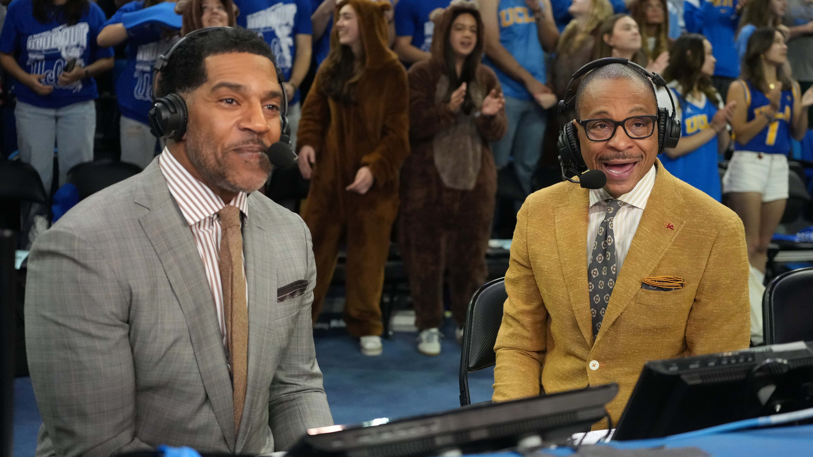 Gus Johnson Called Out For Rough Performance During Oklahoma-Michigan ...