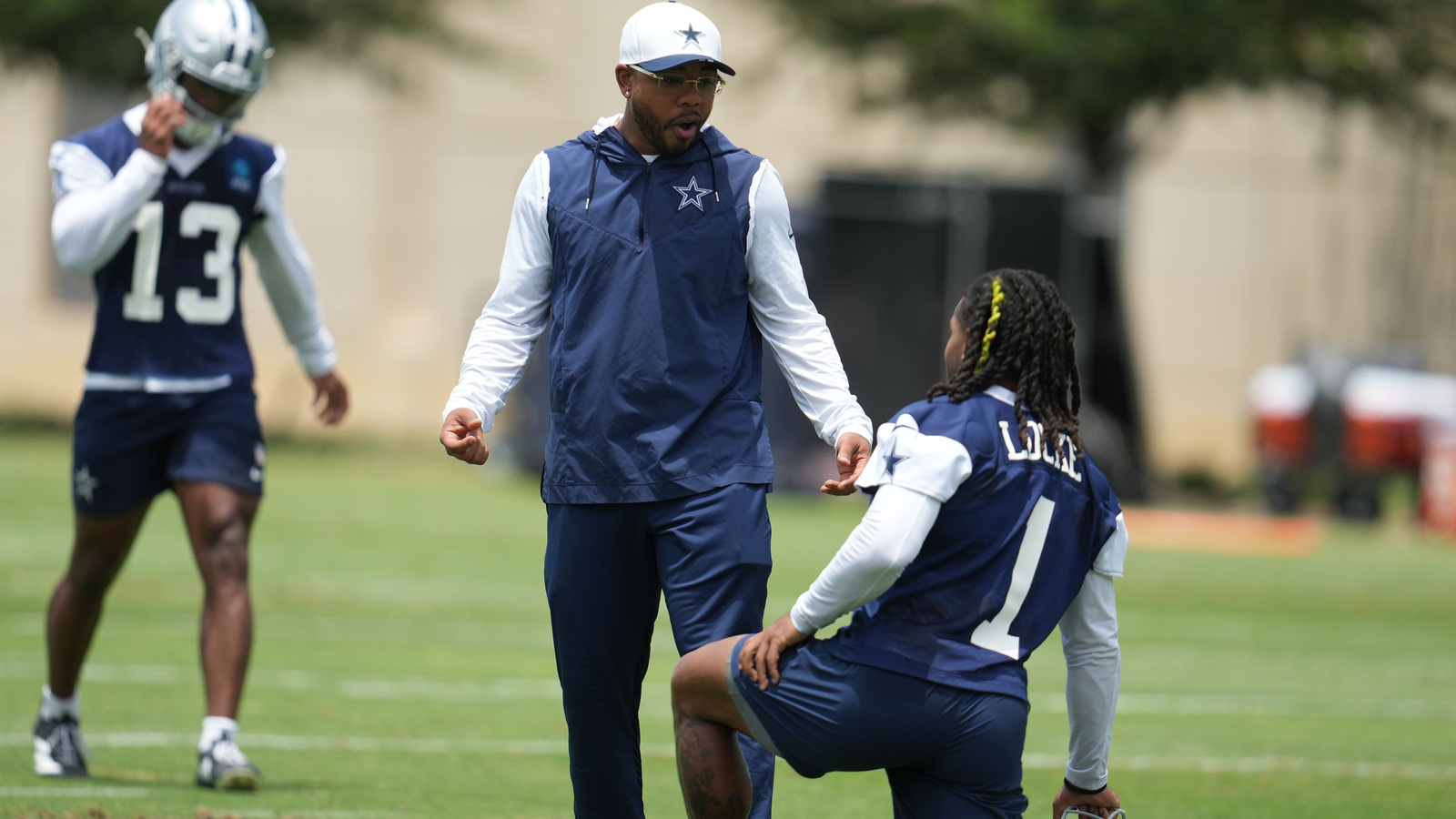 https://www.yardbarker.com/media/d/3/d38b2c294c9b341e9b63dc8beb9967ad3384a96e/thumb_16x9/new-cowboys-dc-interesting-test-offensive-stars.jpg