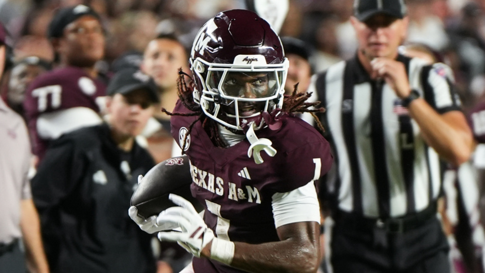 https://www.yardbarker.com/media/d/3/d3999dd0a664e661bdeaa66449ab478b09e65969/thumb_16x9/texas-m-wr-stresses-importance-notre-dame-matchup.jpg?v=1