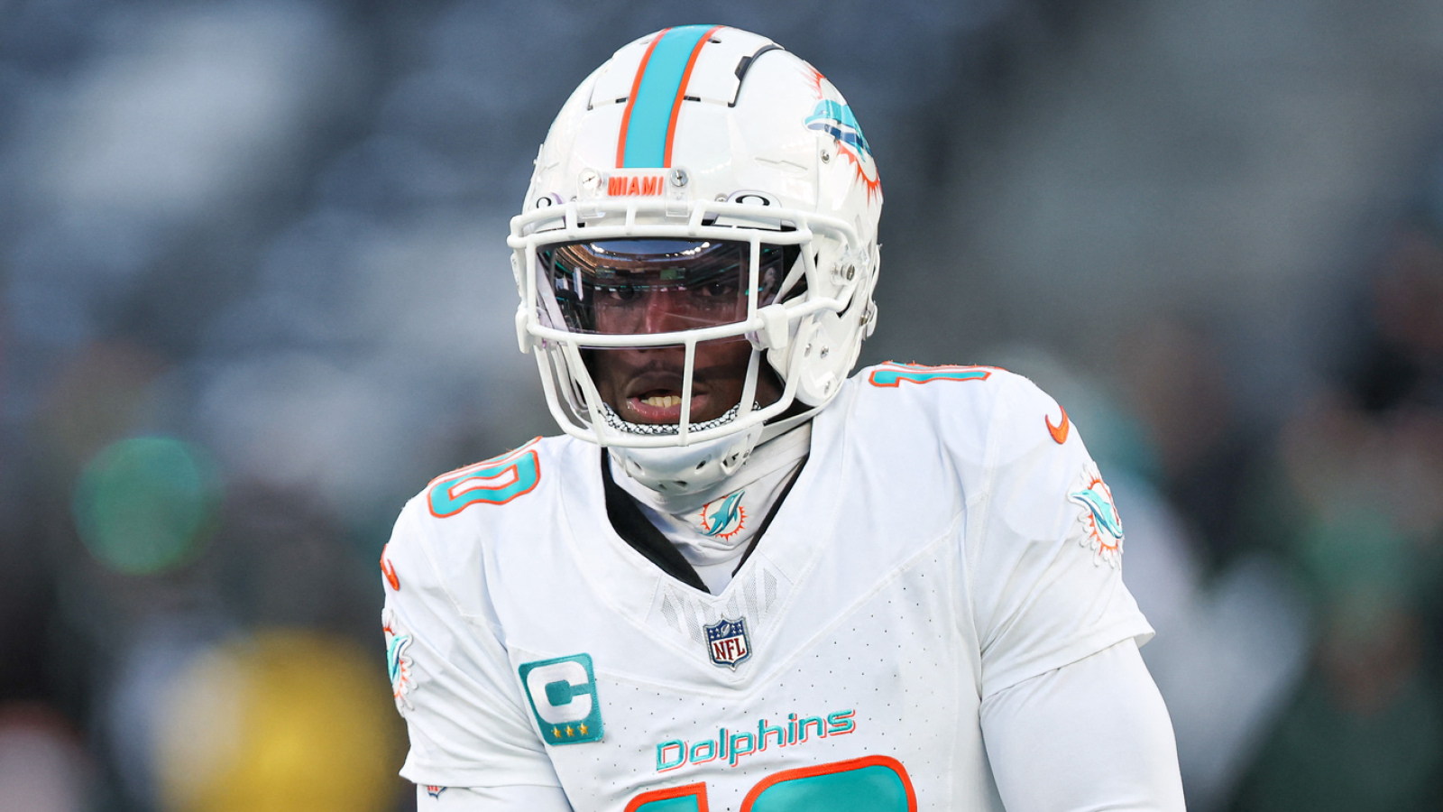 https://www.yardbarker.com/media/d/3/d3baa357b9c0552c1ccaa350c11bc8f6d9f0cd64/thumb_16x9/tyreek-hill-linked-another-afc-contender-besides.jpg?v=1