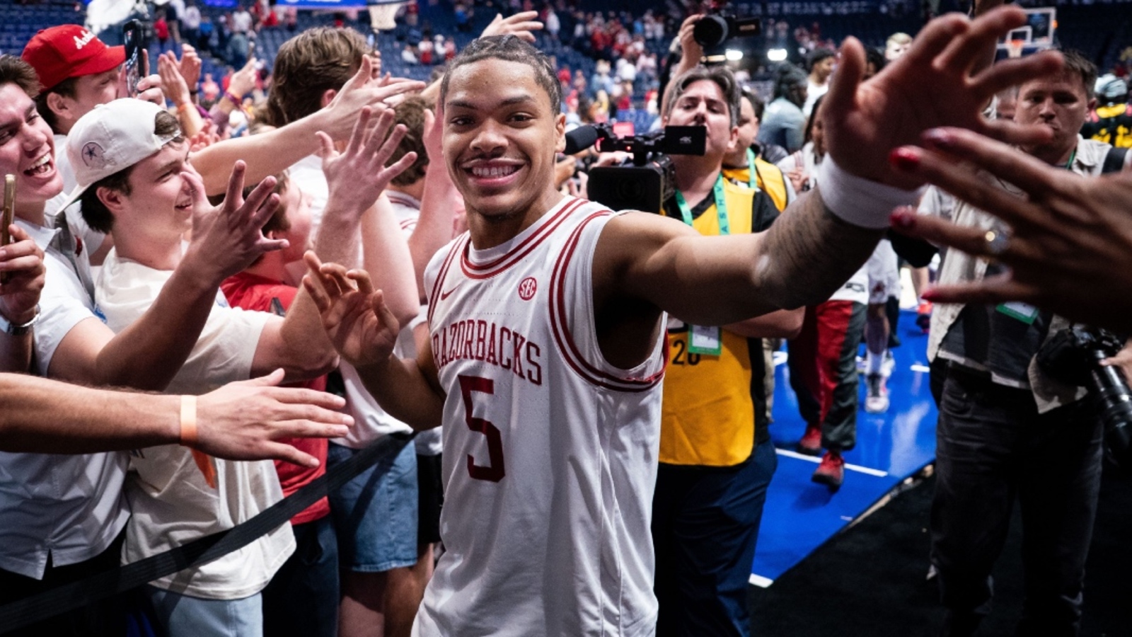 Darius Acuff drafted by Sacramento Kings: Analysis, contract details ...